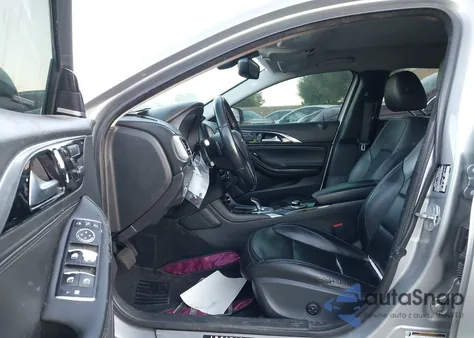 2018 Infiniti Qx30 Premium z USA, uszkodzony, nr VIN SJKCH5CP8JA044056